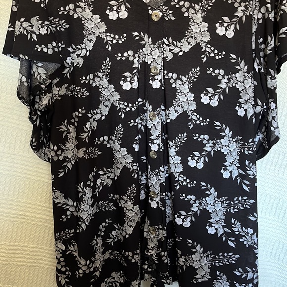 EUC flutter sleeve short sleeve blouse - Picture 2 of 7